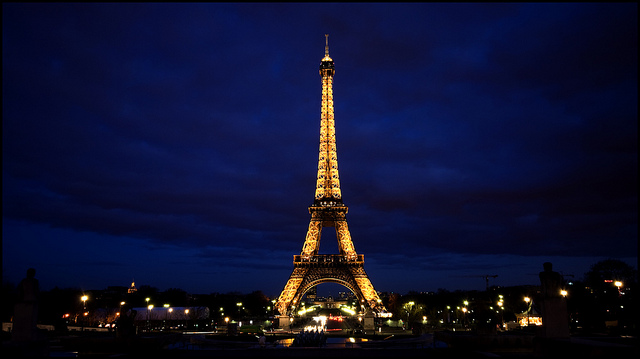 Así impactó un rayo a la Torre Eiffel